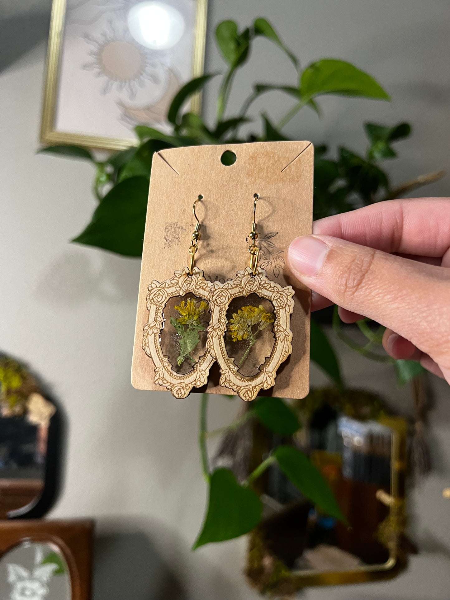 wooden frame pressed flower earrings