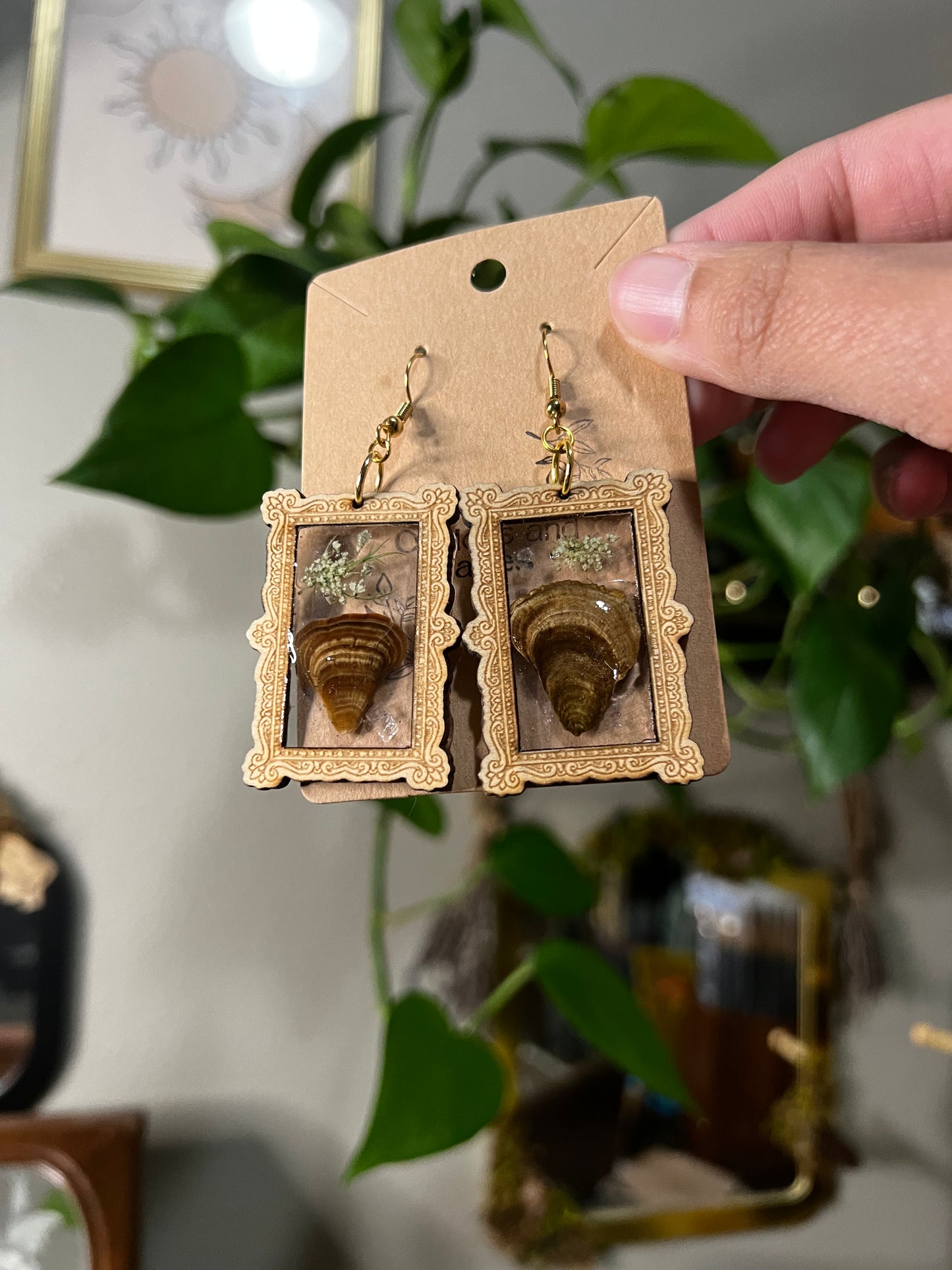 wooden frame pressed flower earrings