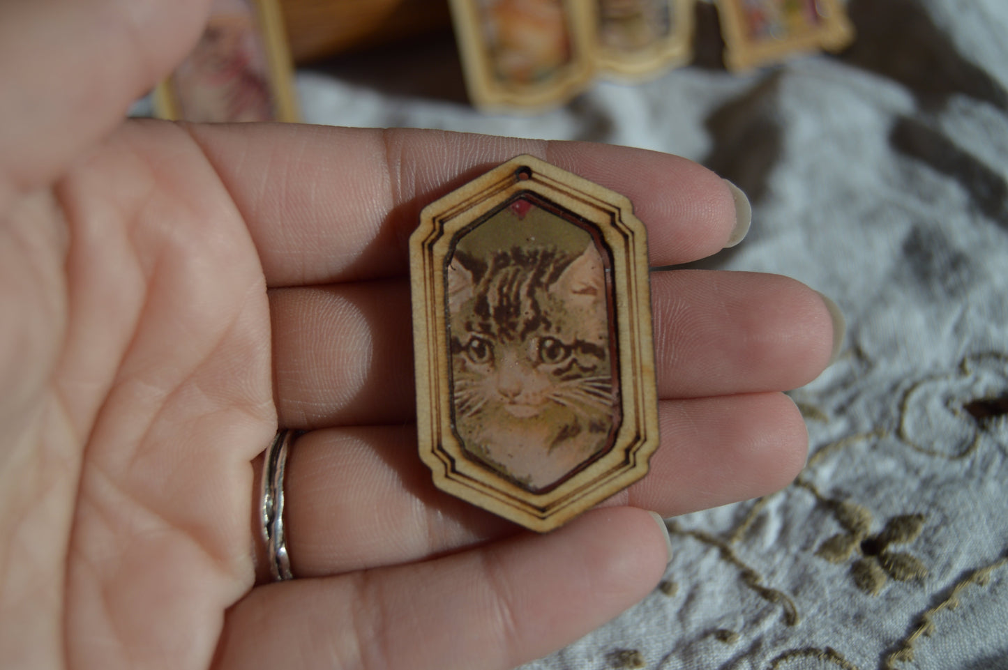 vintage cat picture pendants