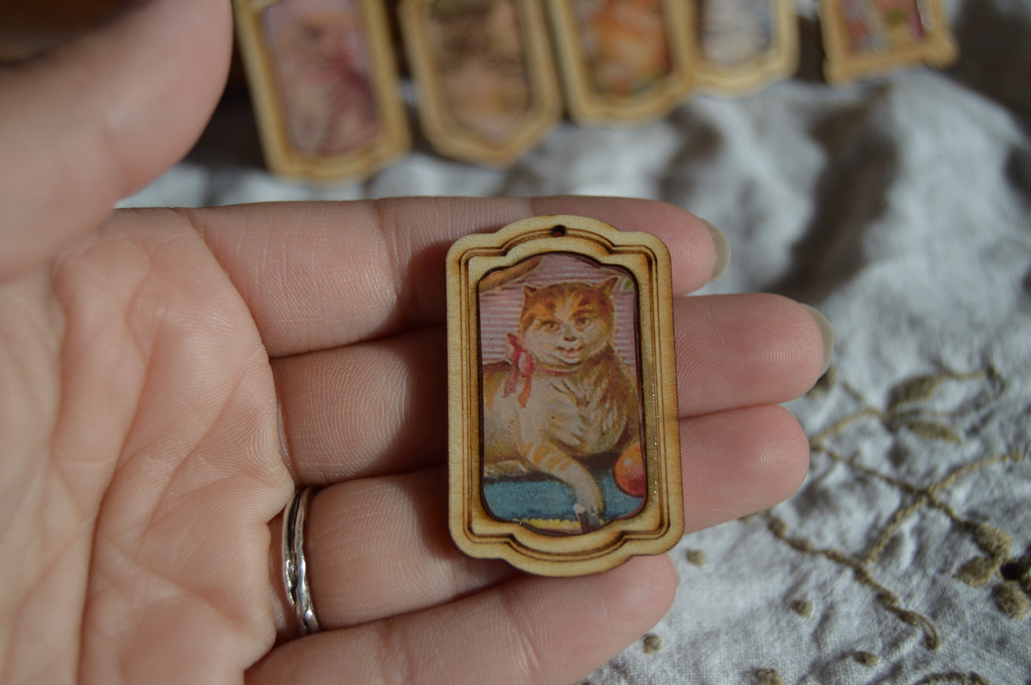 vintage cat picture pendants