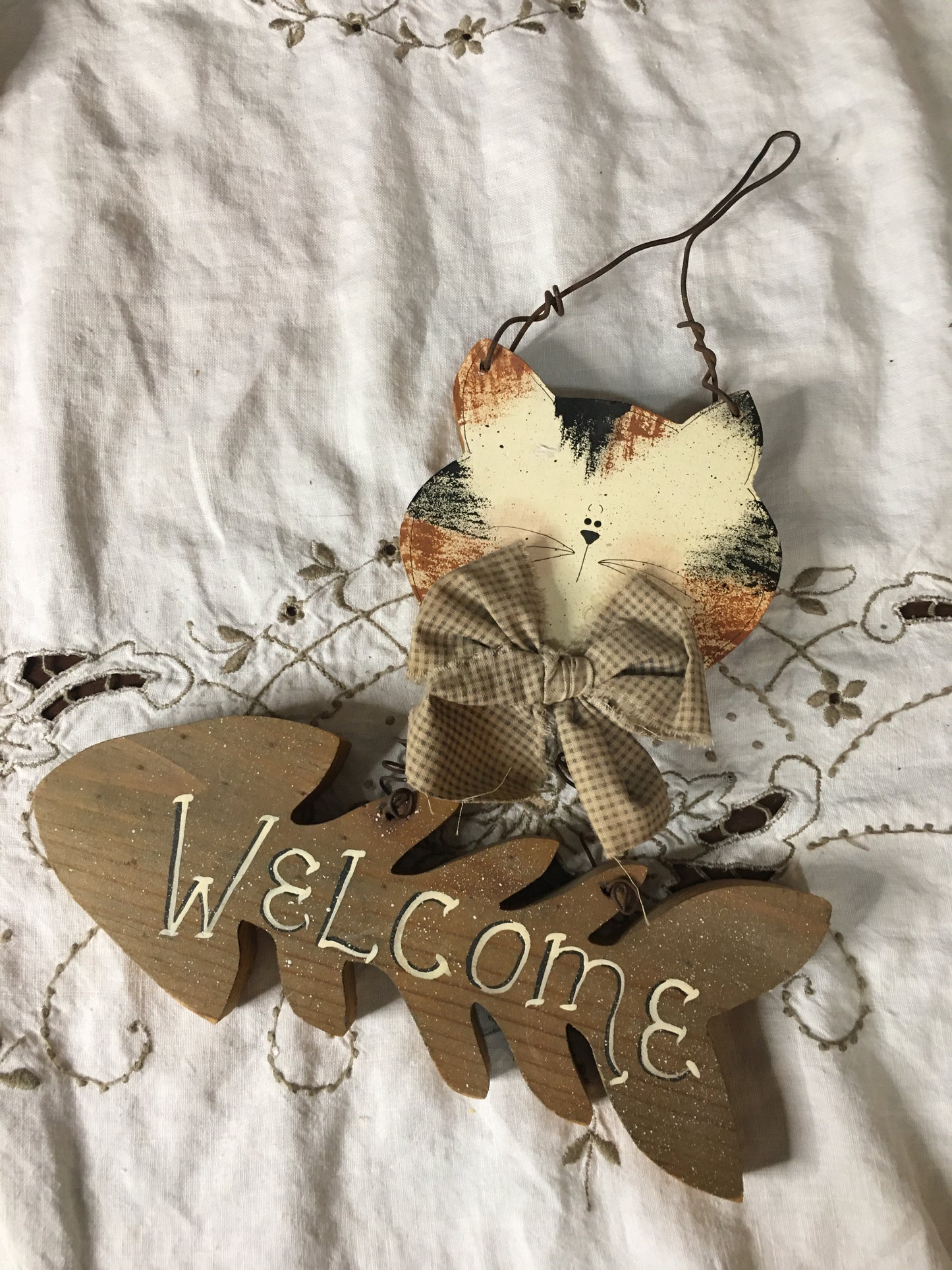 wooden cat welcome sign