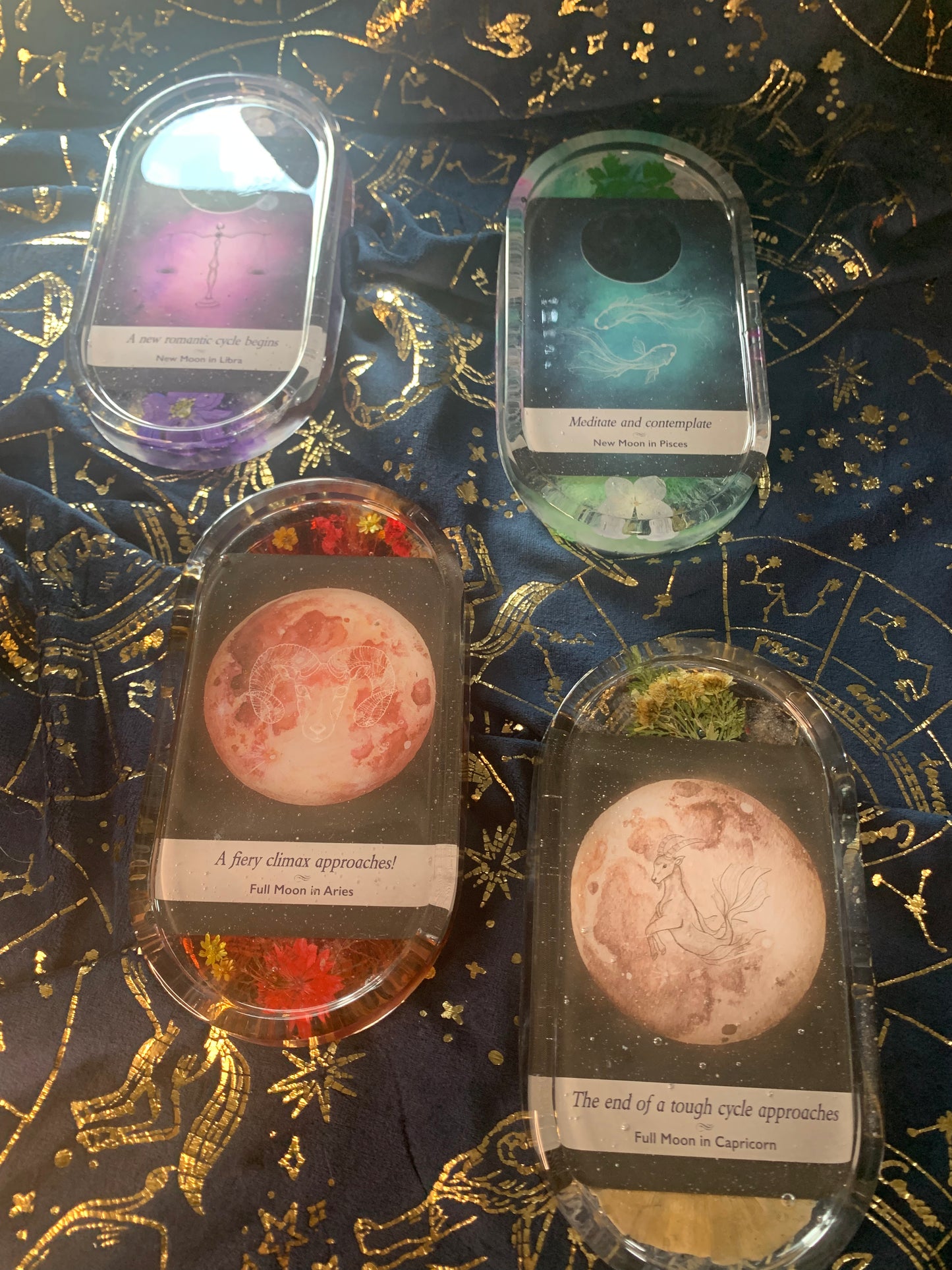 zodiac charging resin trays